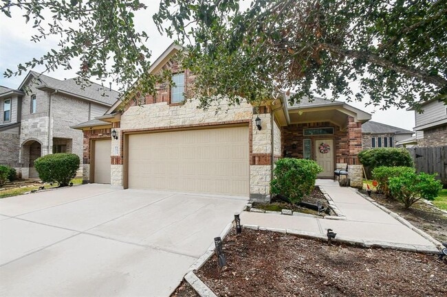 Primary Photo - 16923 Iver Ironwood Trl