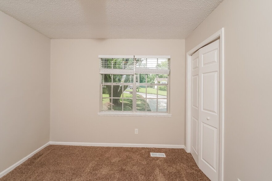 Building Photo - 5064 Darlene Dr