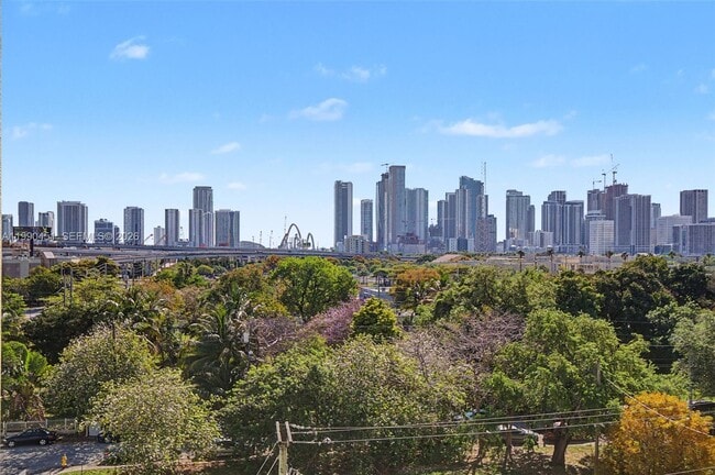 Building Photo - 1350 NW 8th Ct