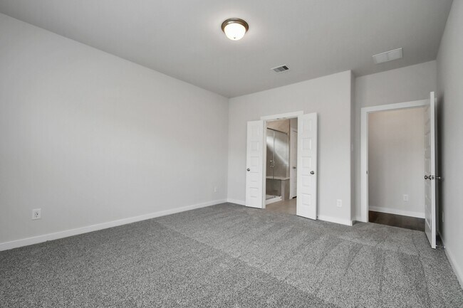 Building Photo - 16513 Breezy Knl Ct