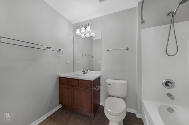 Building Photo - Yorkville First Floor End Unit Two Bed Con...