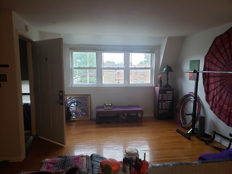 Primary Photo - 5487 Vicaris St