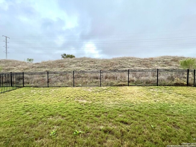 Building Photo - Hill Country Retreat