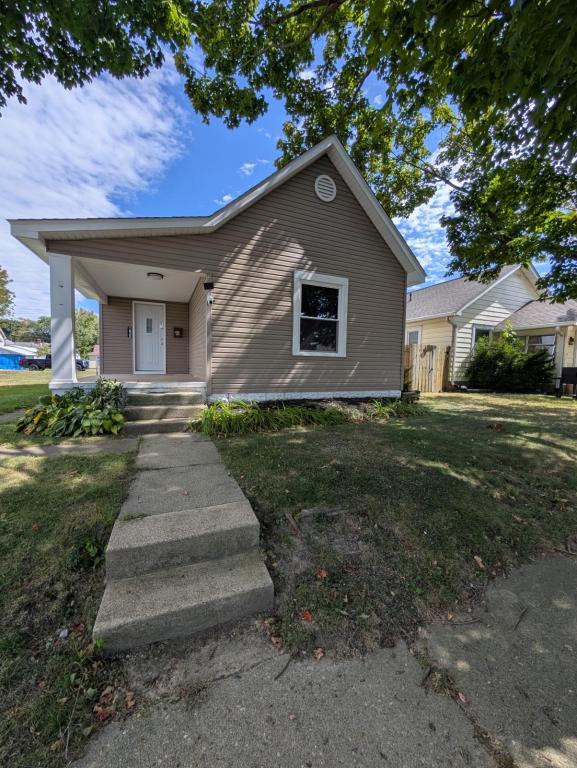 Building Photo - 1032 S Waugh St