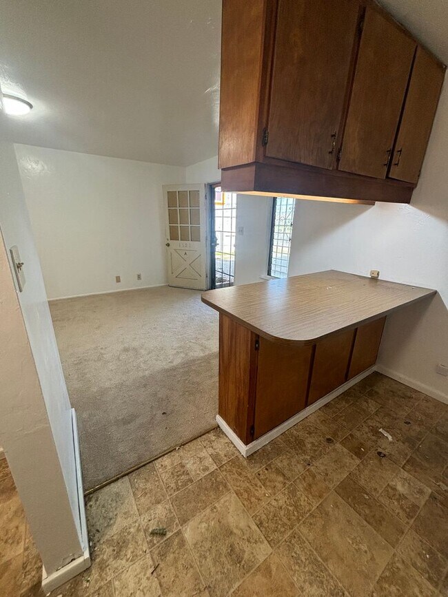 Building Photo - Florida St