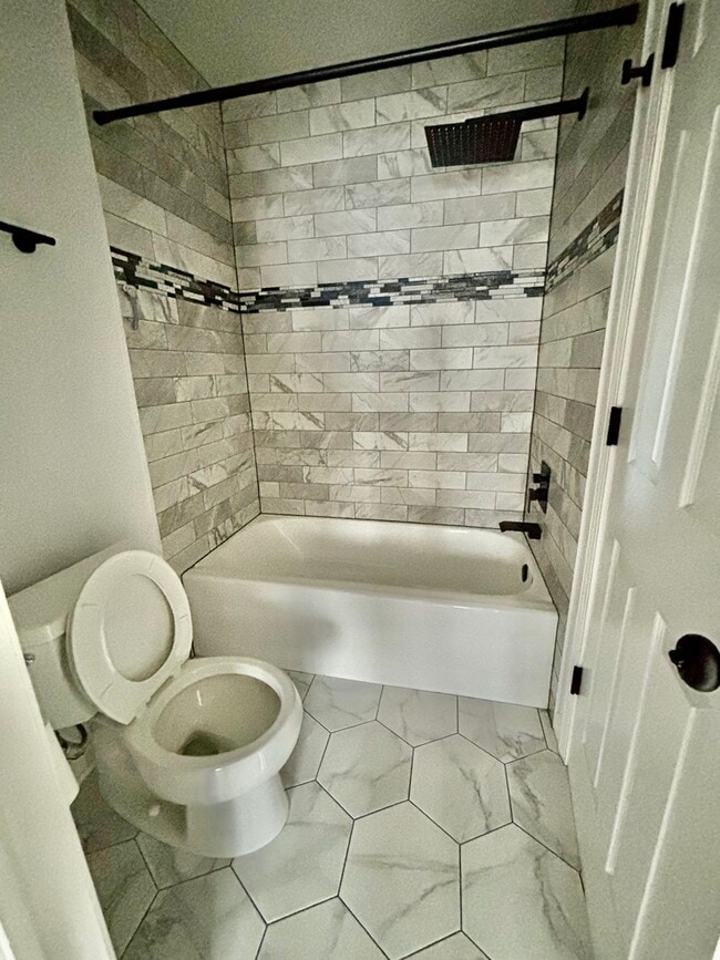 Building Photo - 1278 Robin Dr