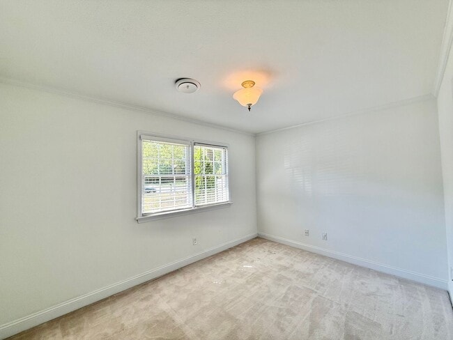 Building Photo - **OFFERING REFUNDABLE APPLICATION FEES** Stunning 5BD, 3BA North Ridge Raleigh Home on a Large, P...