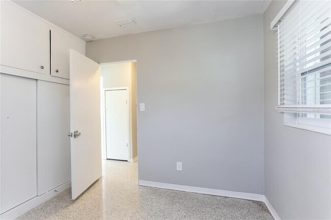 Building Photo - 7941 23rd Ave N