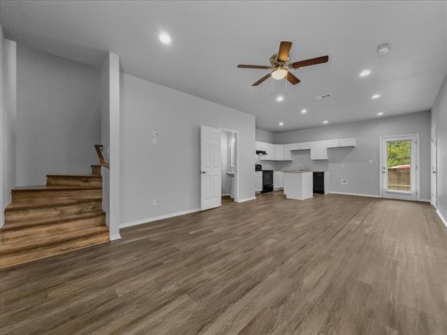 Building Photo - 5 Bowling Ln