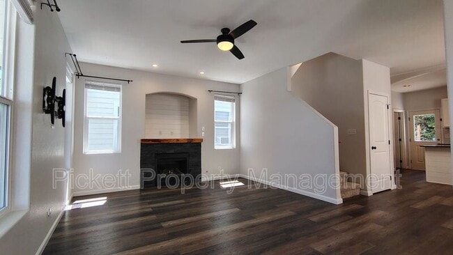 Building Photo - 147 N Wycoff Ave