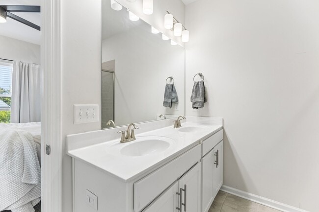 Building Photo - 140 Jackson Alan Dr