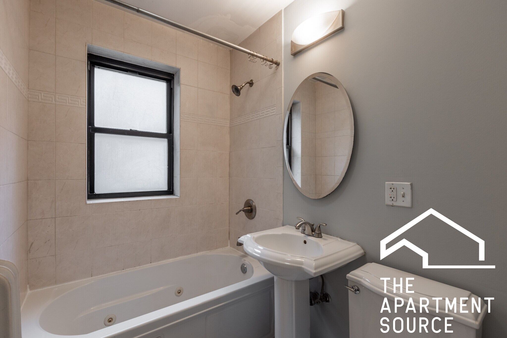 Building Photo - 736 W Addison St