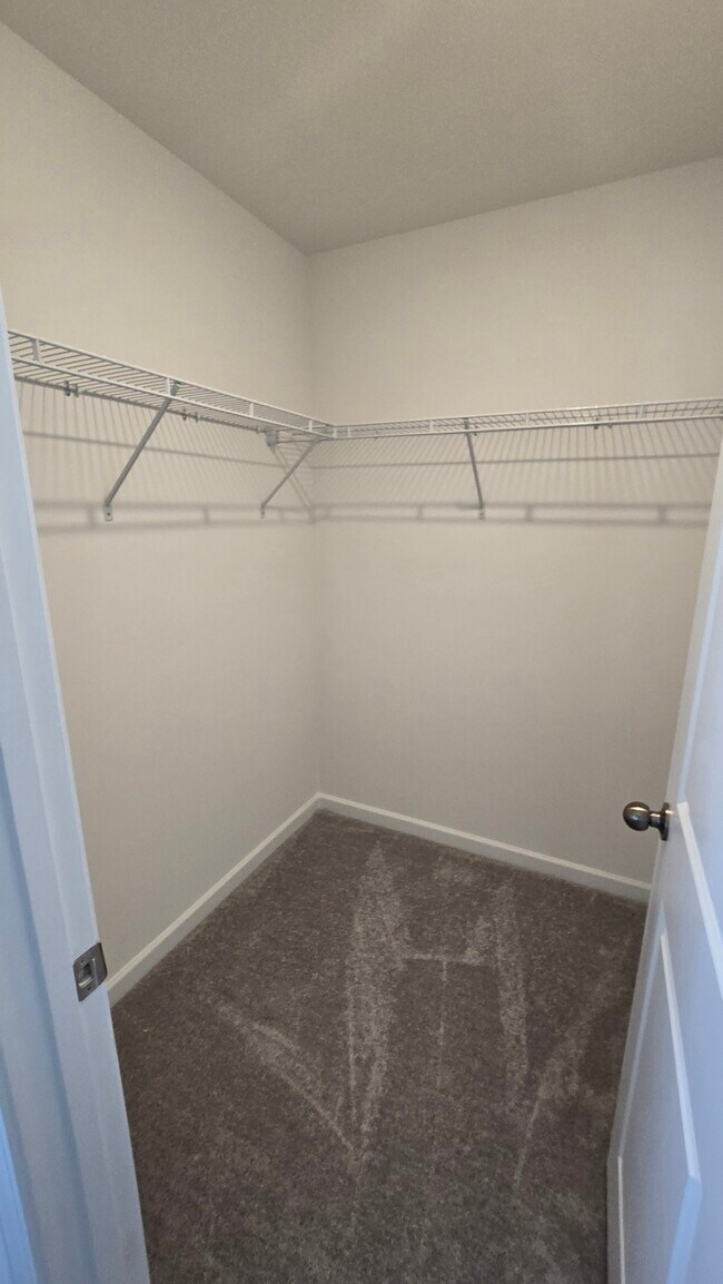 Building Photo - 209 Kenoot Dr