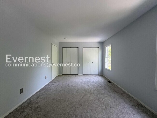 Building Photo - PROMO: Get $500 Off First Full Month’s Rent!/Spacious Town Home with Modern Amenities / 3 Beds & ...
