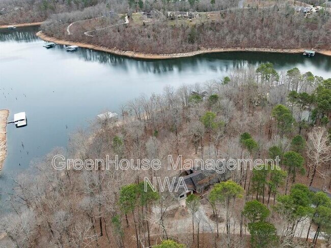 Building Photo - 8984 Falls Hollow Rd