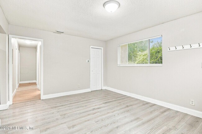 Building Photo - 6790 Tinkerbell Ln