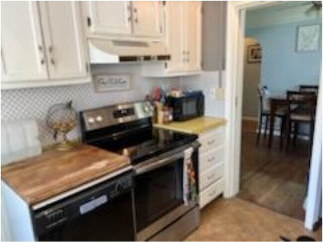 Building Photo - 2313 Brookside Dr
