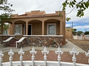 Building Photo - 15398 6th St