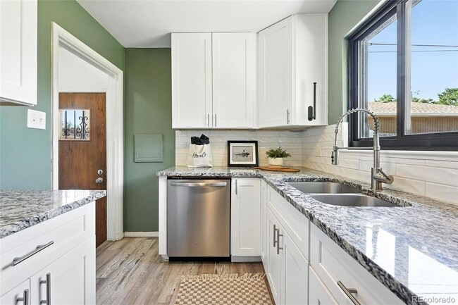 Building Photo - 3 Bed, 2 Bath Home in Denver