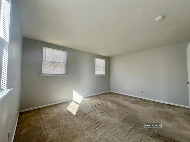 Building Photo - 4525 Lardner St