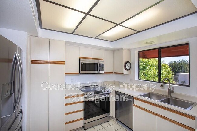 Building Photo - 255 E Avenida Granada