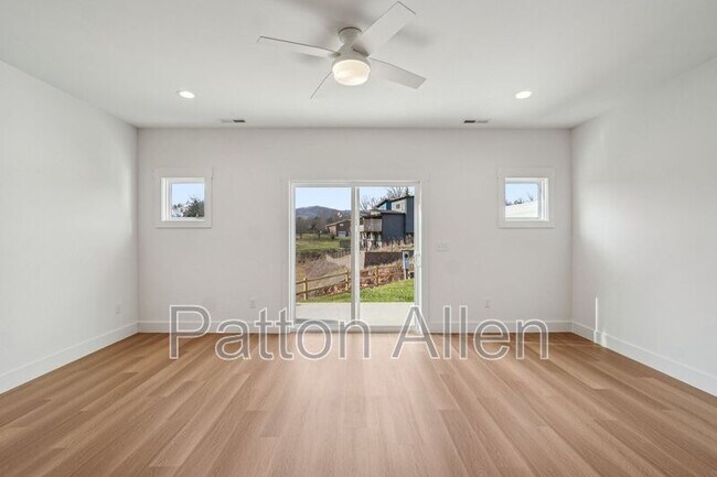 Building Photo - 7 Bolton St