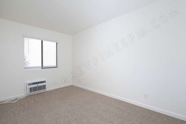 Building Photo - *OPEN HOUSE: 9/27 3:30-4:30PM* Normal Heig...