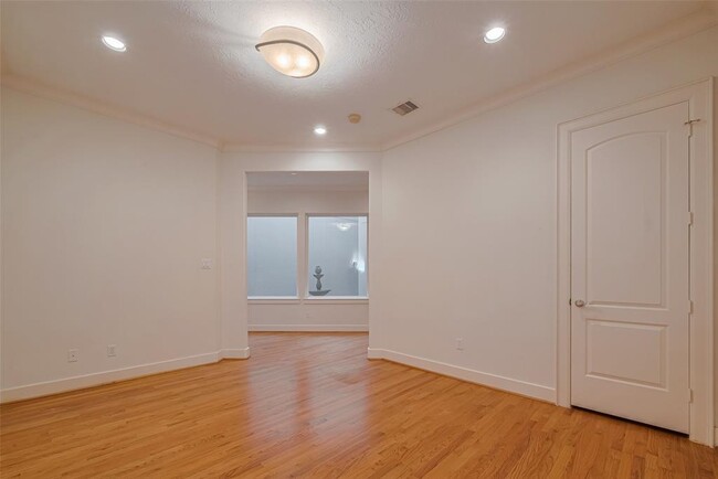 Building Photo - 5338 Fayette St