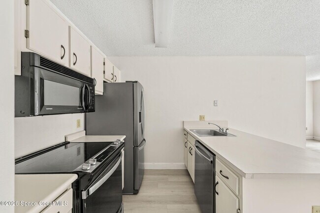 Building Photo - 225 S Tropical Trail