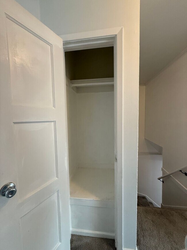 Building Photo - Bright 3BR Flat Near SFSU & BART – Prime I...