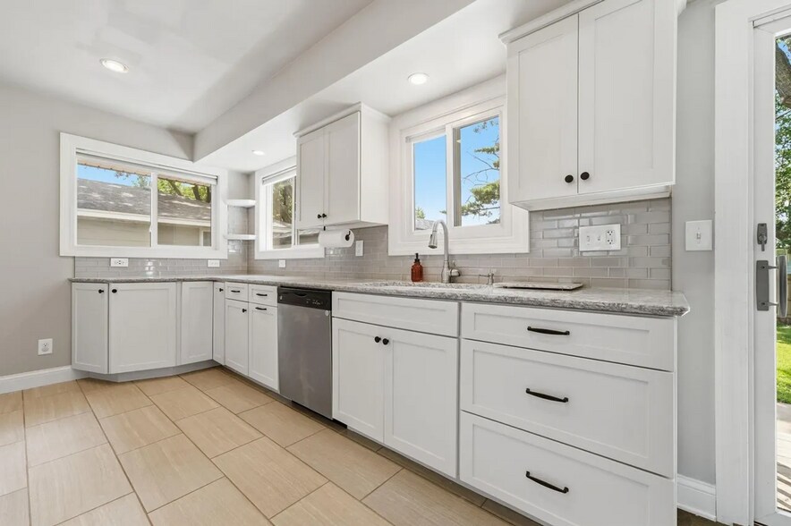 Building Photo - 4626 4th St NE