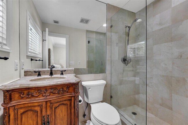 Building Photo - 2840 NE 26th Ct