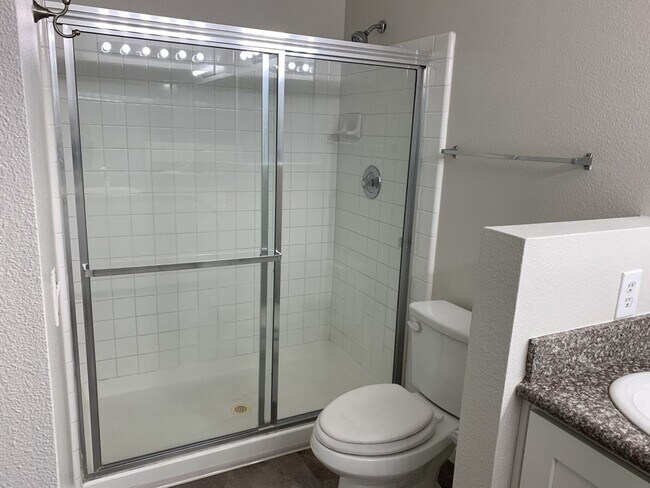 Building Photo - Sabre Springs Top Floor Condo with Carport