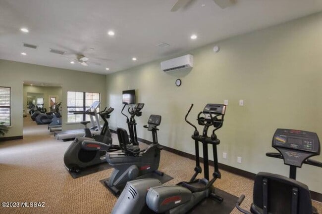 Building Photo - 6651 N Campbell Ave