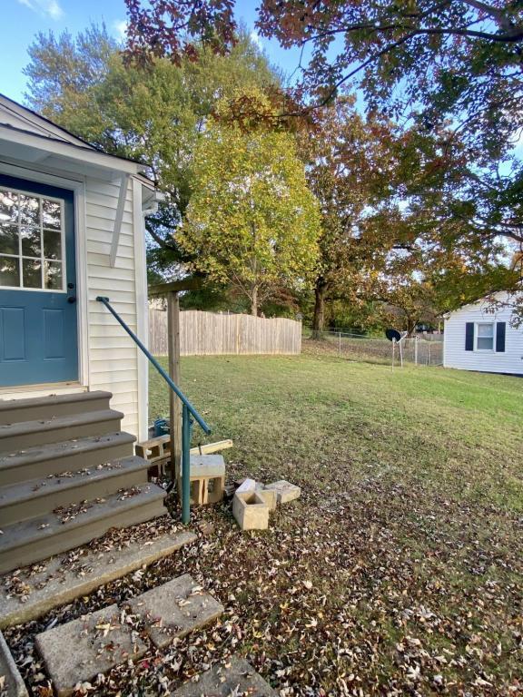 Building Photo - 324 Miller Ave