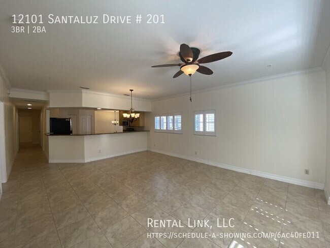 Building Photo - 12101 Santaluz Dr