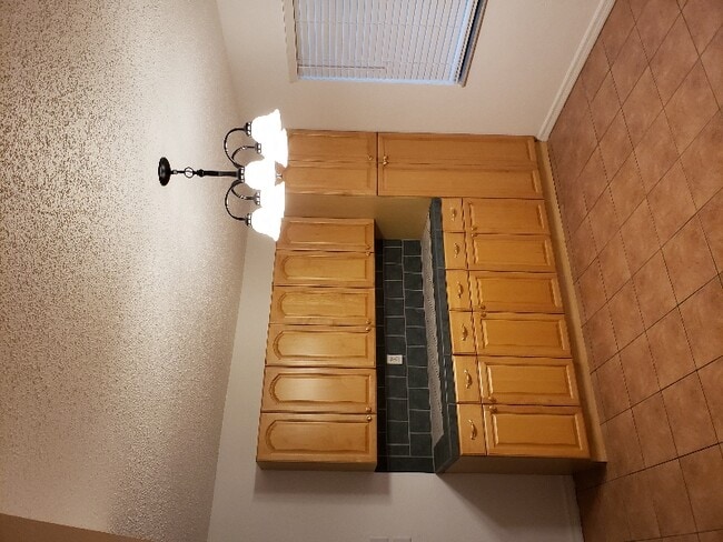 Building Photo - 2109 Oak Meadow Cir