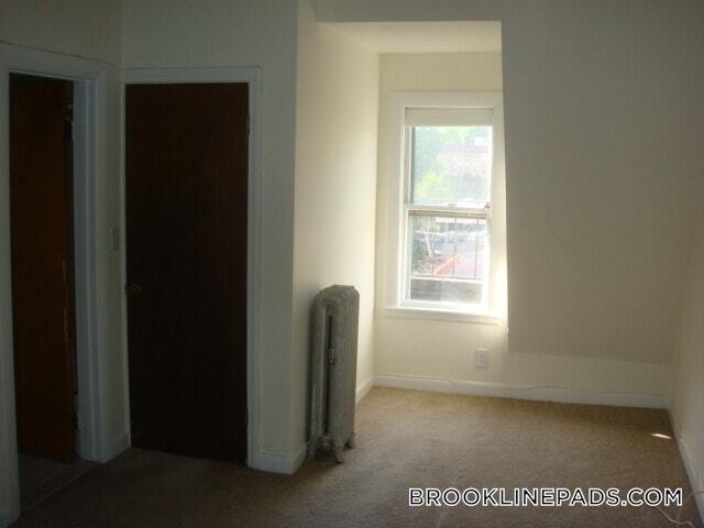 Building Photo - 1223 Beacon St