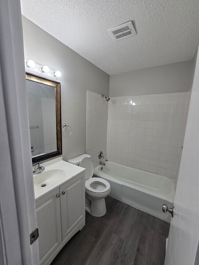 Building Photo - 1408 N 63rd Terrace