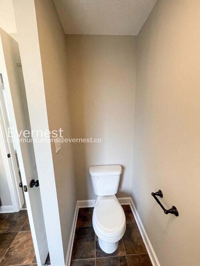 Building Photo - Limited Time Special Offer / 3 Bed, 2 Bath Home with Garage / Pet-Friendly / Vouchers Accepted / ...