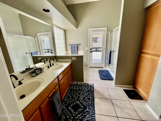 Building Photo - 6471 W Adobe Dr