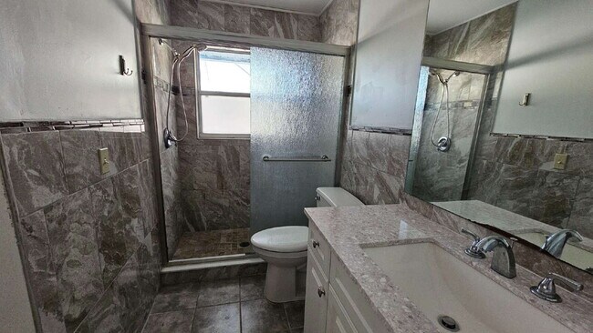 Building Photo - 3 Bedroom Pool Home in North Port - Rent I...