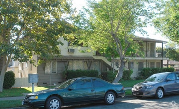 Building Photo - 44-0108