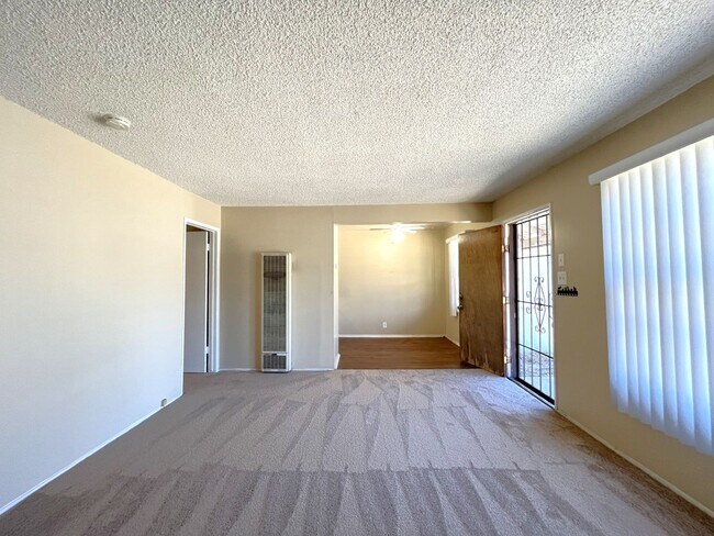 Building Photo - 1240 E Allen Ave