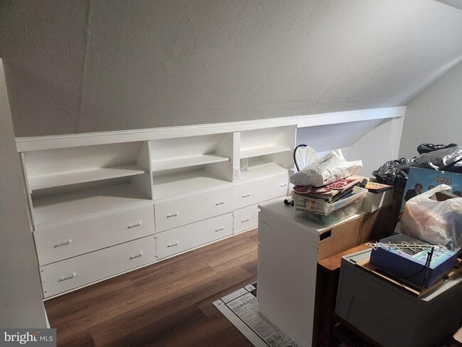 Building Photo - 3420 Sunny View Dr