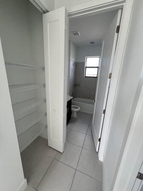 Building Photo - 5553 Quiet Lake Pl