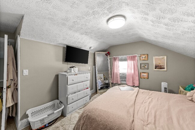 Building Photo - 1278 W 106th St