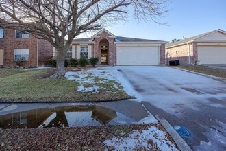 Building Photo - 111 Waterford Dr