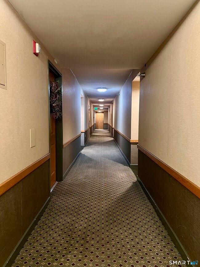 Building Photo - 127 Greyrock Pl