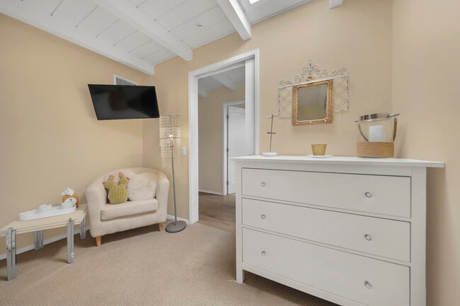 Building Photo - 261 Cordoba Way